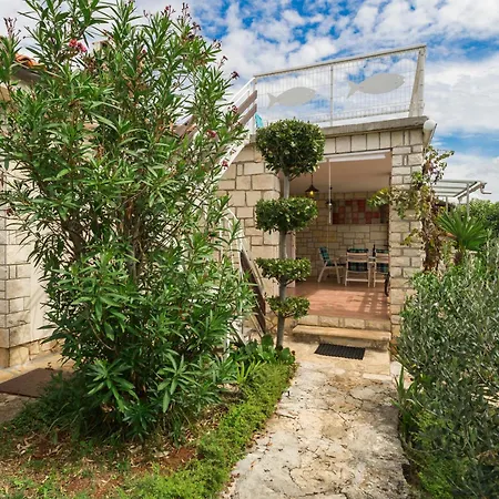 59a Holiday home Karigador
